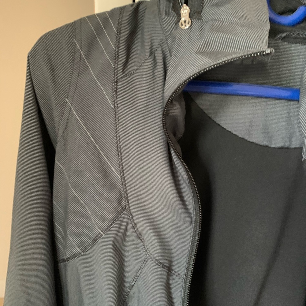 Lululemon Exercise Jacket - Picture 3 of 7